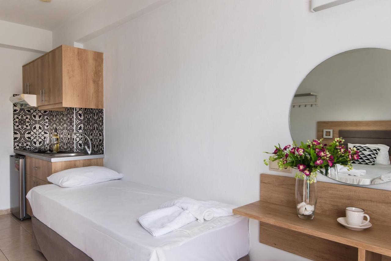 Vagelis Apartments Malia Bagian luar foto