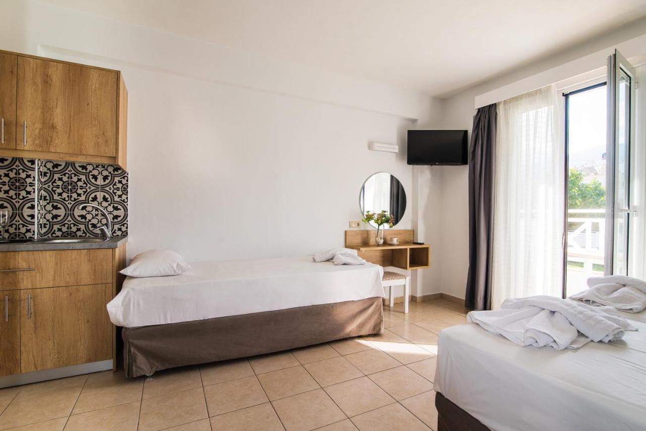 Vagelis Apartments Malia Bagian luar foto